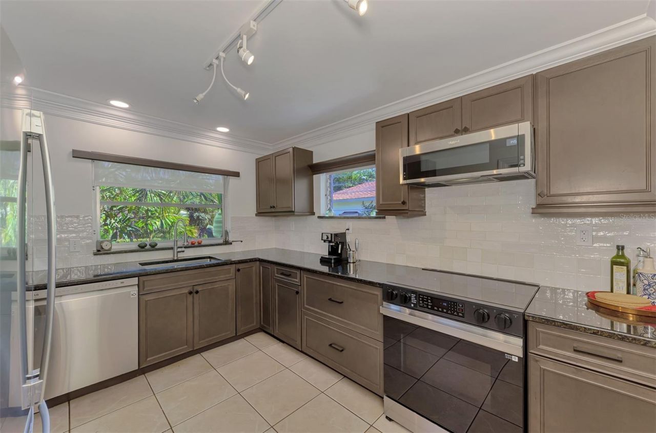 211 46th Street W, Bradenton, FL 34209 Photo