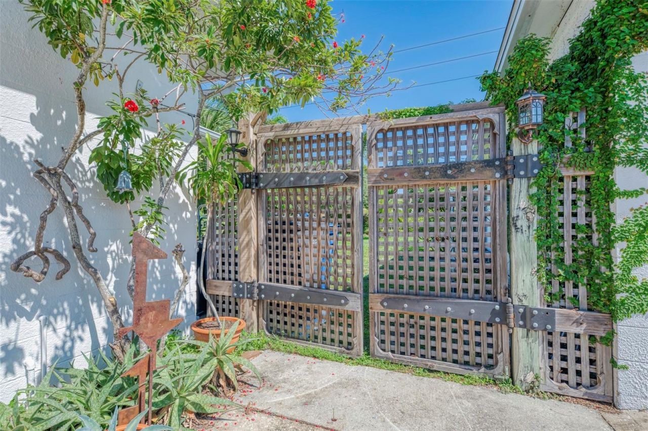211 46th Street W, Bradenton, FL 34209 Photo