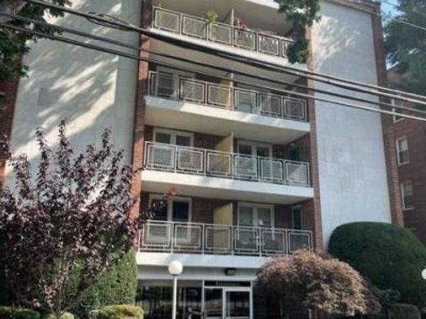 110 Brooklyn Avenue , Unit 3K, Freeport, NY 11520