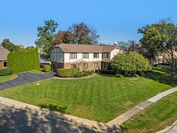 13 Windwood Drive , Sugar Grove, IL 60554