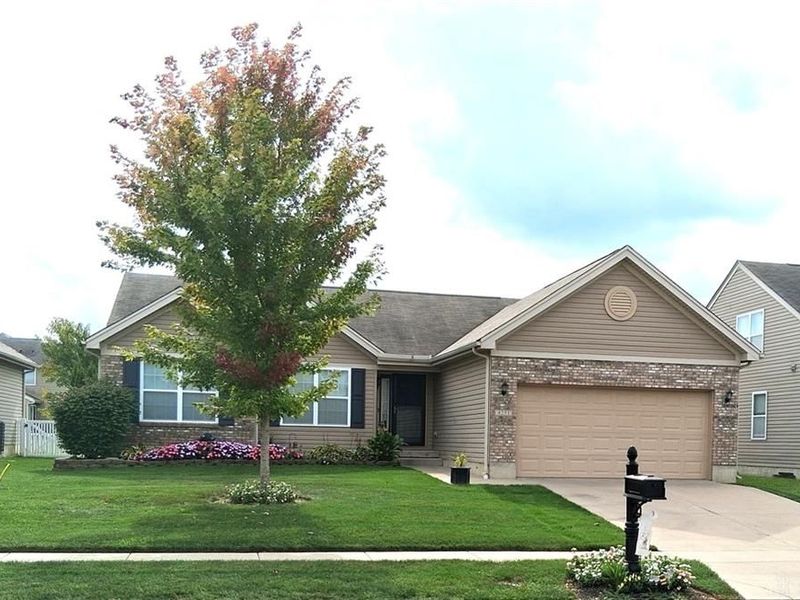4251 Bergamot Drive, Tipp City, OH 45371 Photo 2