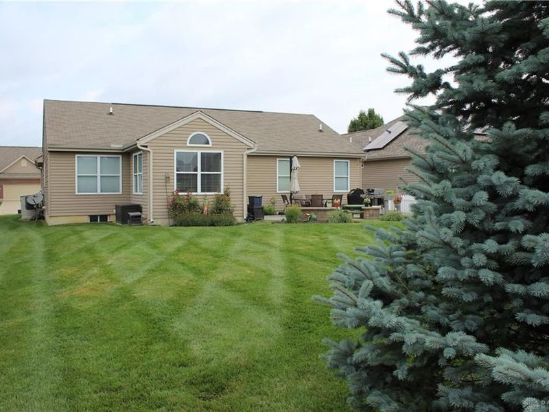 4251 Bergamot Drive, Tipp City, OH 45371 Photo 7