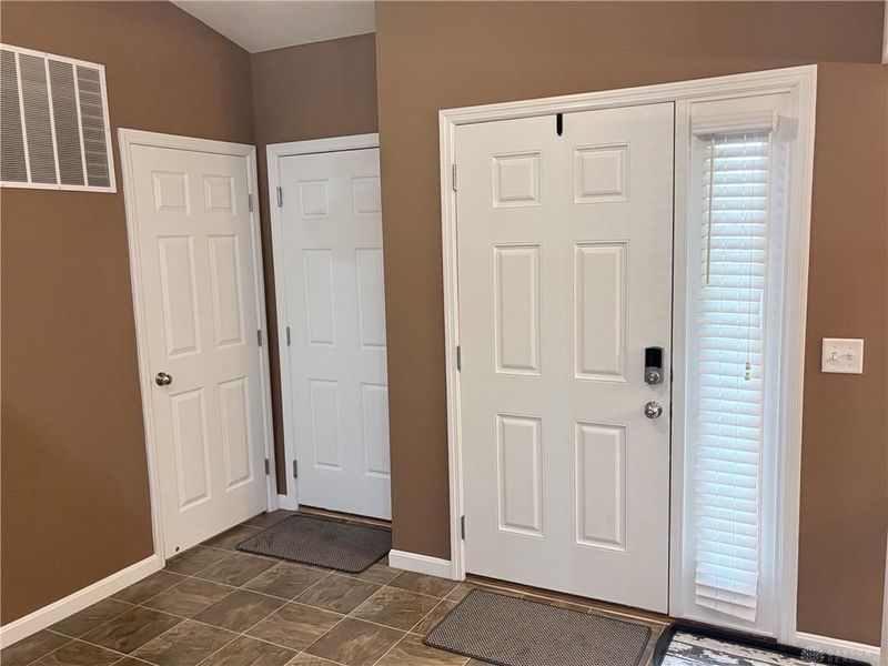 4251 Bergamot Drive, Tipp City, OH 45371 Photo 8