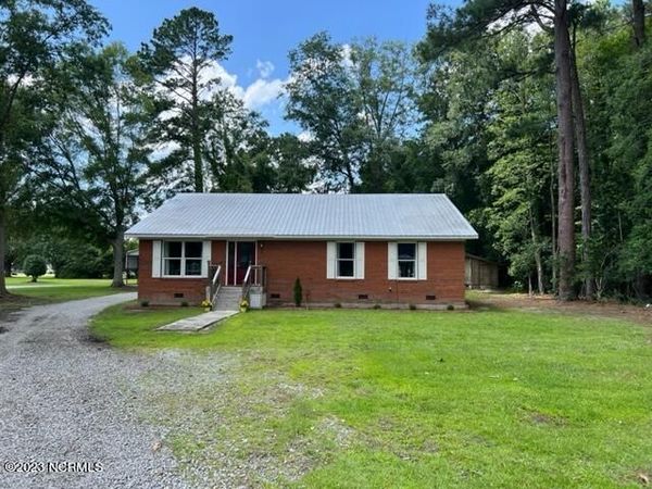 210 N First Avenue , New Bern, NC 28560