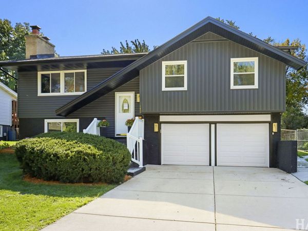 1425 Concord Lane, Schaumburg, IL 60193