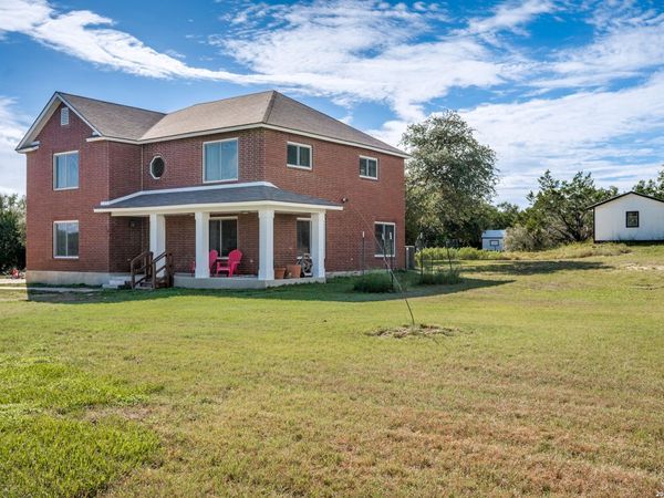 354 Brand Rd., Bulverde, TX 78163