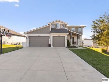 6614 S 209th Street, Omaha, NE 68022