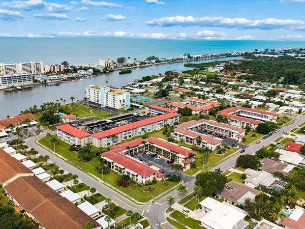 10190 IMPERIAL POINT DRIVE W, Unit 24, LARGO, FL 33774