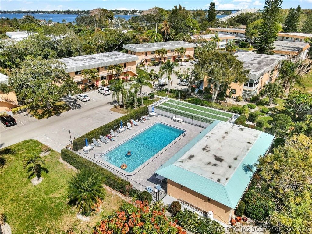 2950 SE Ocean Boulevard, Unit 7-2, Stuart, FL 34996 Photo