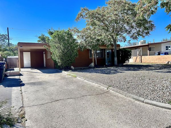 429 Merlida Street SW, Albuquerque, NM 87121