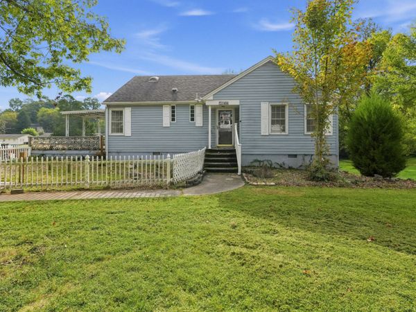 1404 Charles Dr, Knoxville, TN 37918