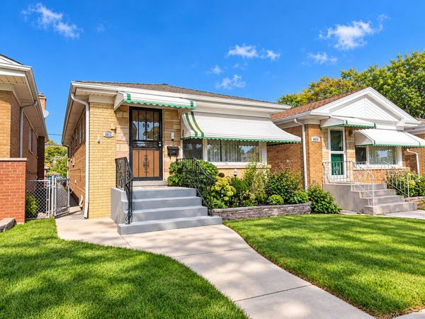 6812 W Higgins Avenue, Chicago, IL 60656