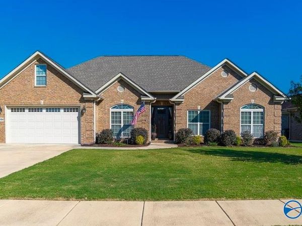 2104 Queenston Loop SW, Decatur, AL 35603