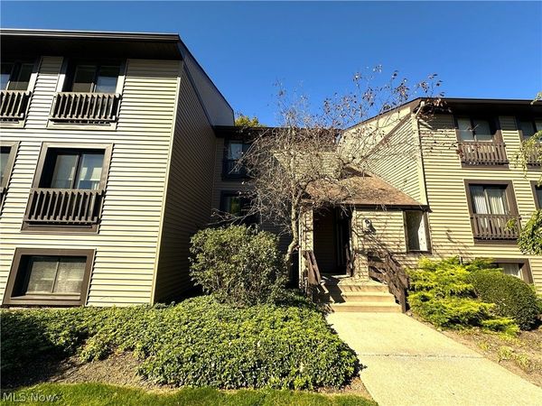 1105 Canyon View Road , Sagamore Hills, OH 44067