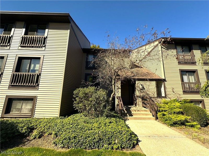 1105 Canyon View Road, Sagamore Hills, OH 44067 Photo 1