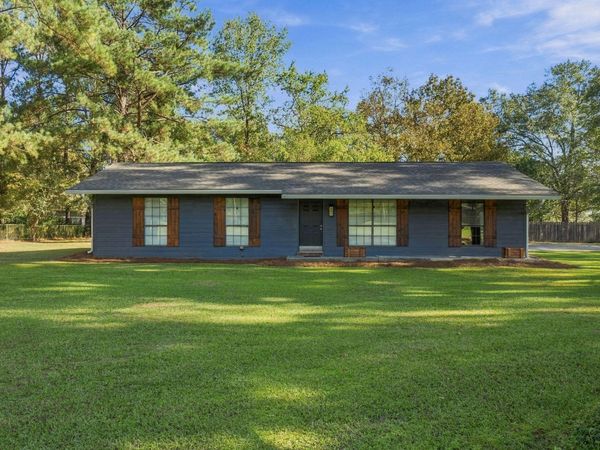 8 Matthews, Laurel, MS 39443