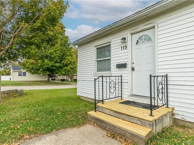 115 E McLaughlin Avenue, Fairborn, OH 45324 Photo 2