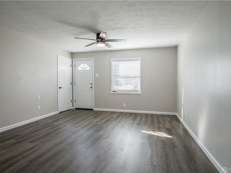 115 E McLaughlin Avenue, Fairborn, OH 45324 Photo 4
