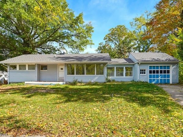17710 Rookhill Circle, Cleveland, OH 44112
