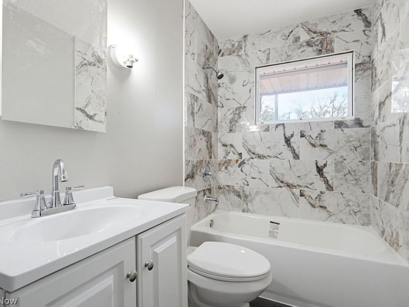 17710 Rookhill Circle, Cleveland, OH 44112 Photo 14