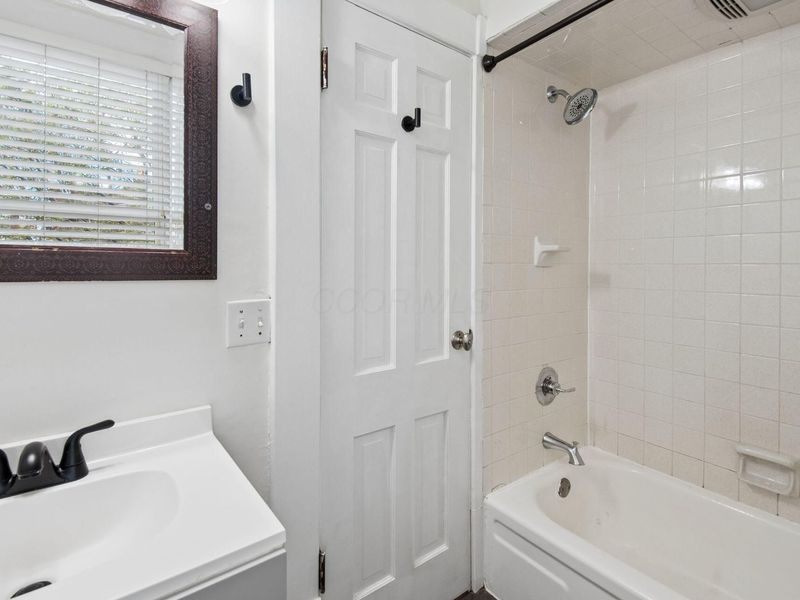 582 S Pearl Street, Columbus, OH 43215 Photo 15