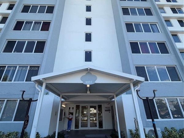 9001 SW 77th Ave, Unit C605, Miami, FL 33156