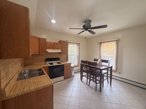 188 North Franklin Street, Unit 2R, Holbrook, MA 02343