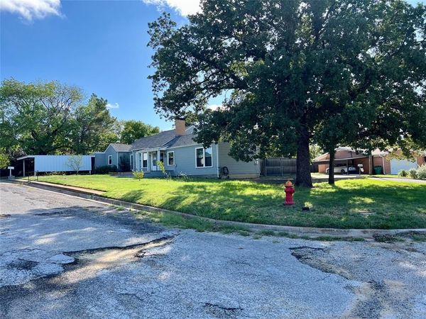 603 W Cedar Street, Nocona, TX 76255