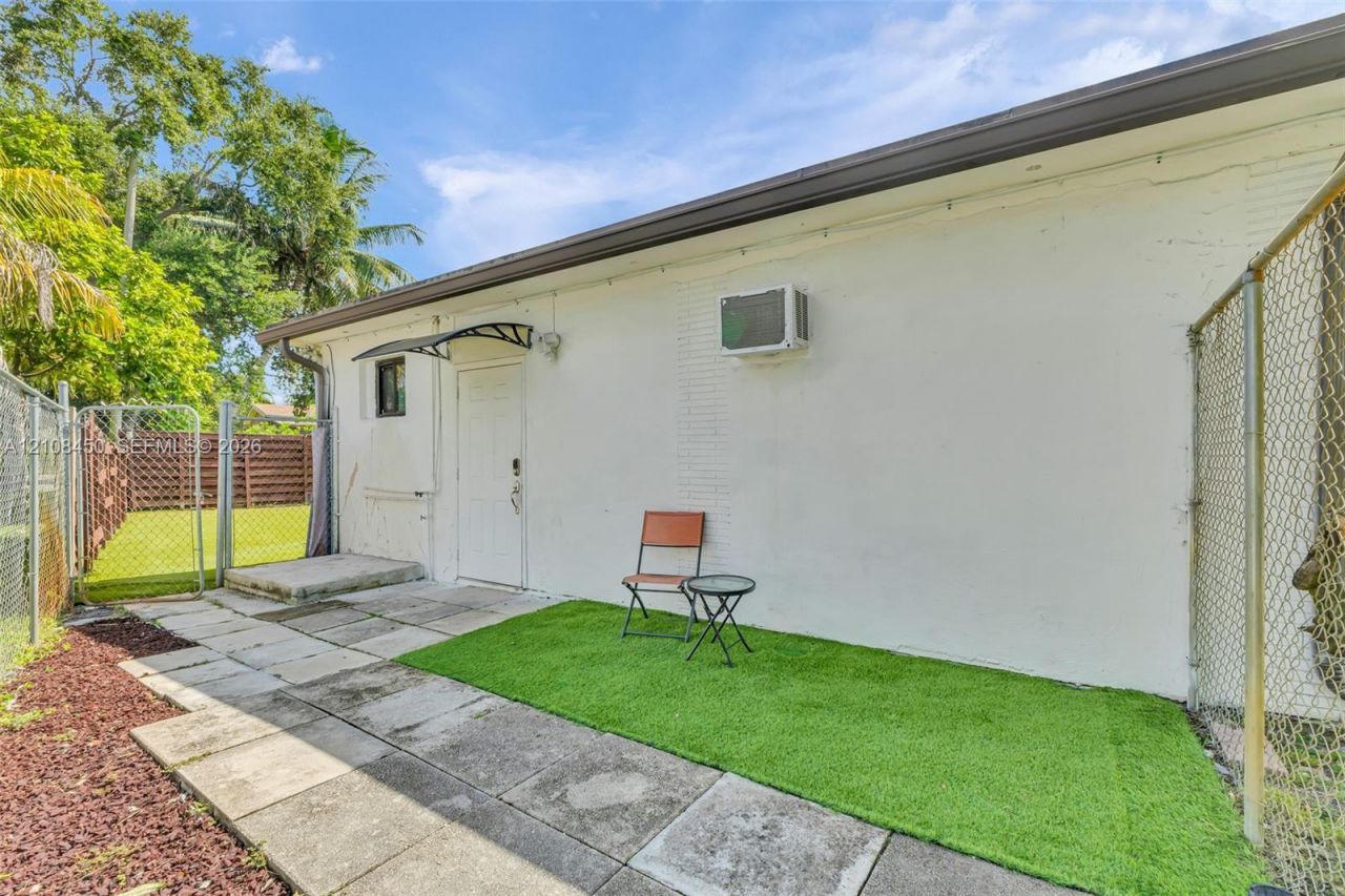 15015 NE 7th Ct , Miami, FL 33161 Photo