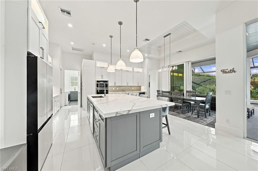 111 1st St, Naples, FL 34113 Photo