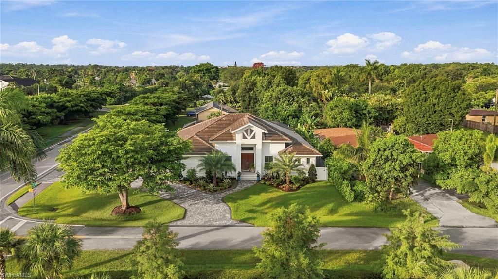 111 1st St, Naples, FL 34113 Photo