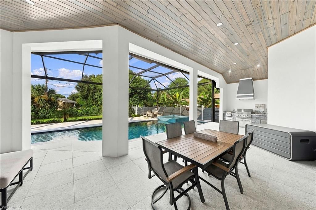 111 1st St, Naples, FL 34113 Photo