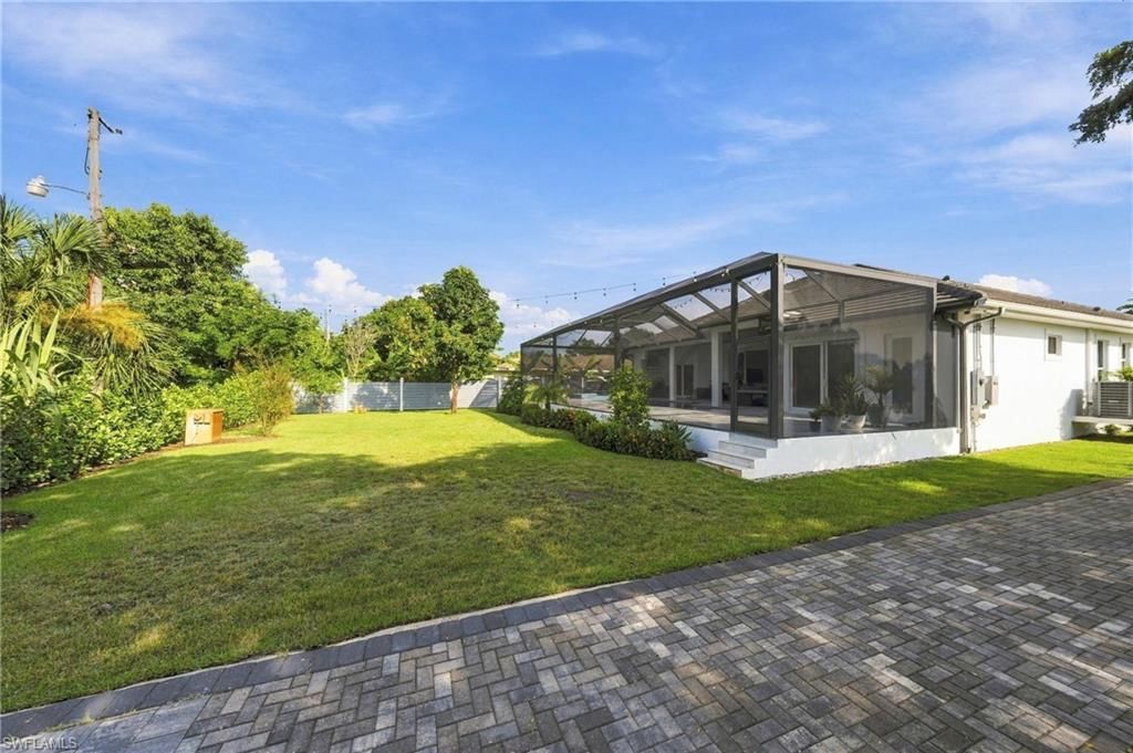 111 1st St, Naples, FL 34113 Photo