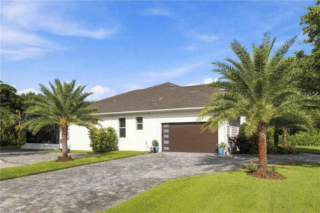 111 1st St, Naples, FL 34113 Photo