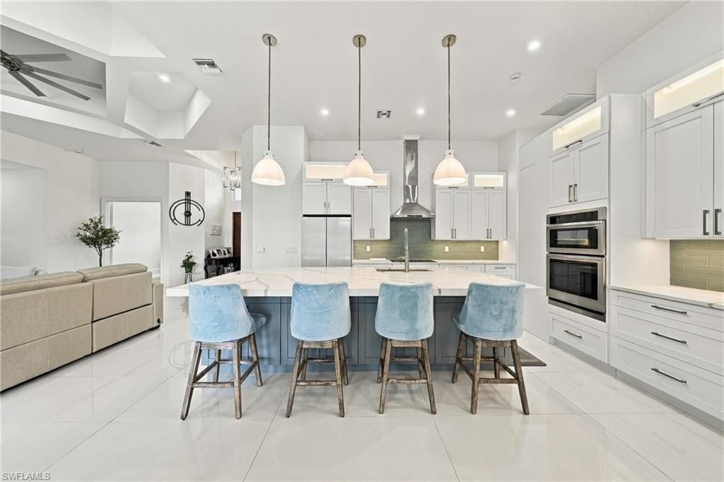 111 1st St, Naples, FL 34113 Photo