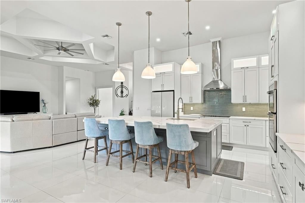 111 1st St, Naples, FL 34113 Photo