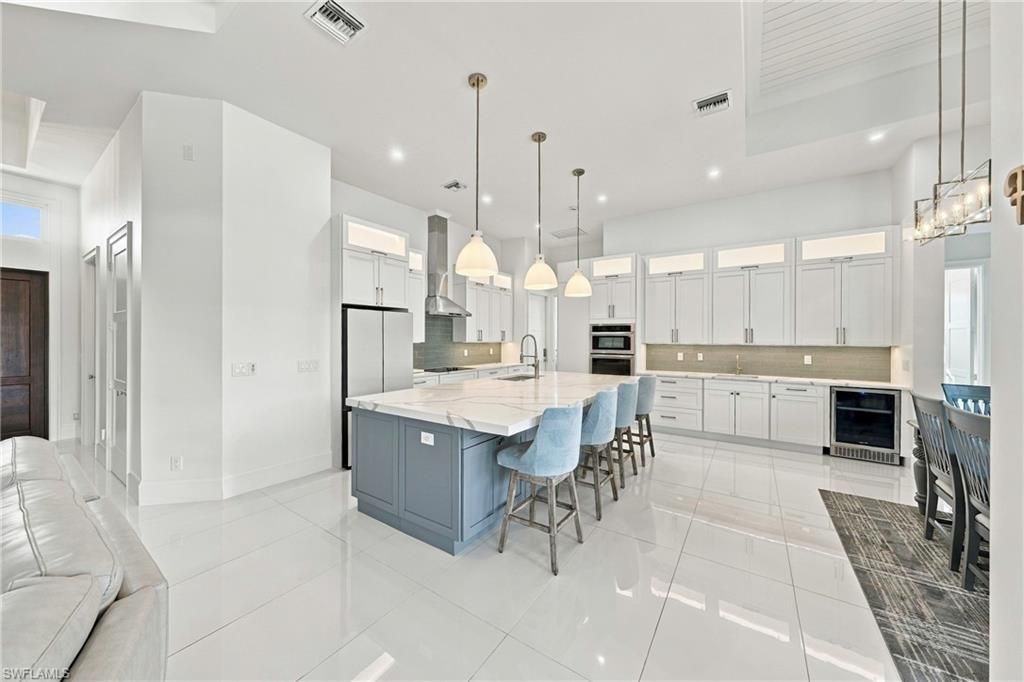 111 1st St, Naples, FL 34113 Photo