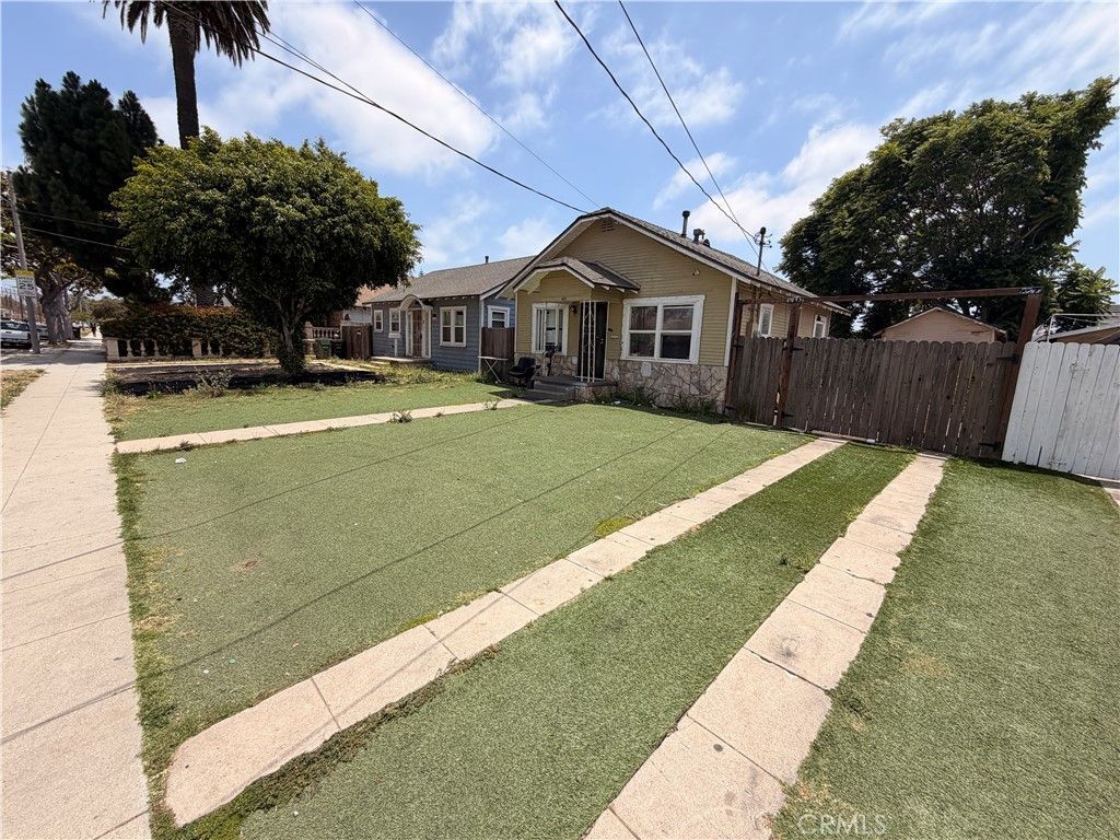 532 W Hillcrest, Inglewood, CA 90301 Main Photo