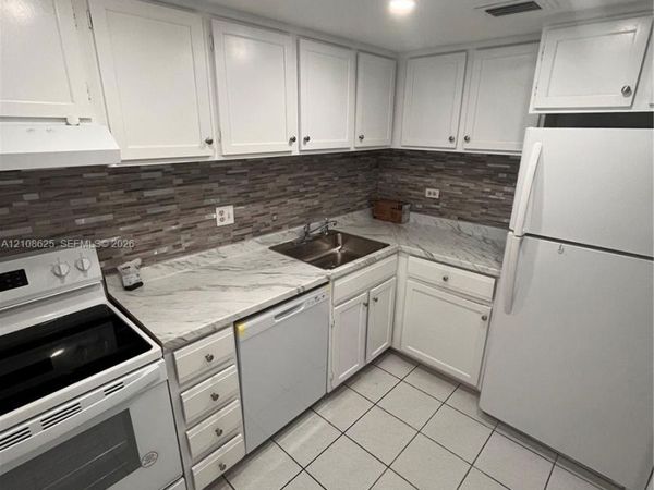 3650 Inverrary Dr , Unit 1Q, Lauderhill, FL 33319