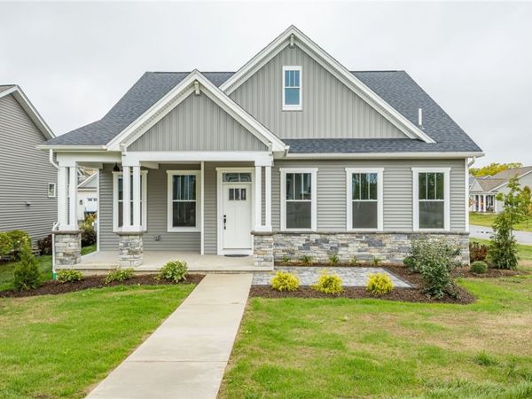 121 Thompson Lane , Canandaigua, NY 14424
