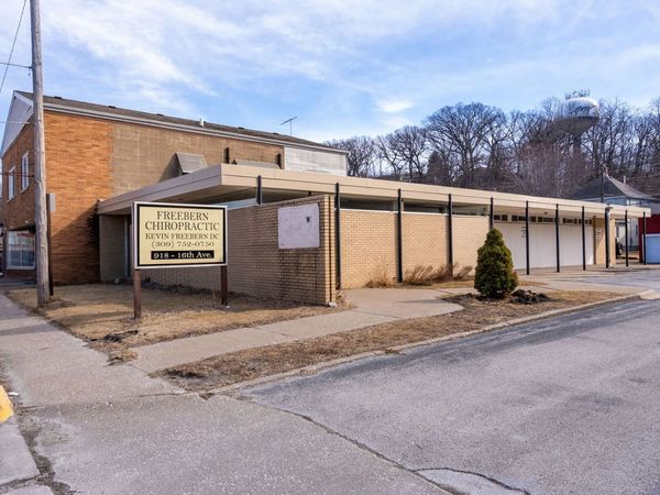 918 16th Avenue , East Moline, IL 61244