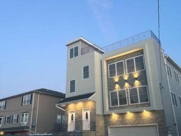476 Meade St, Orange, NJ 07050