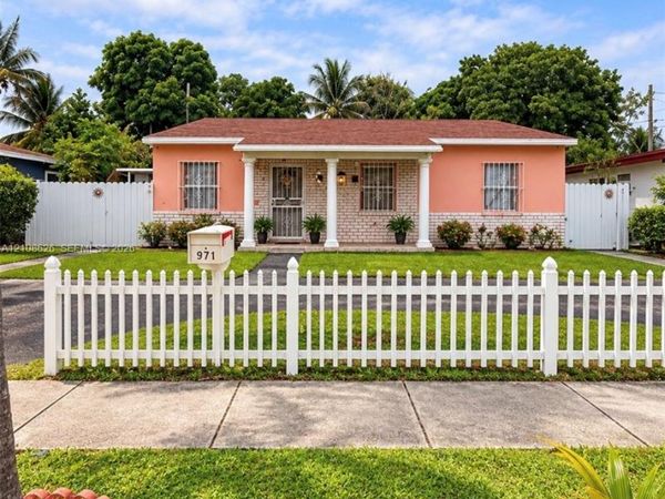 971 NE 156th Ter , North Miami Beach, FL 33162