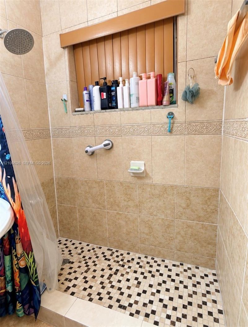 971 NE 156th Ter , North Miami Beach, FL 33162 Photo