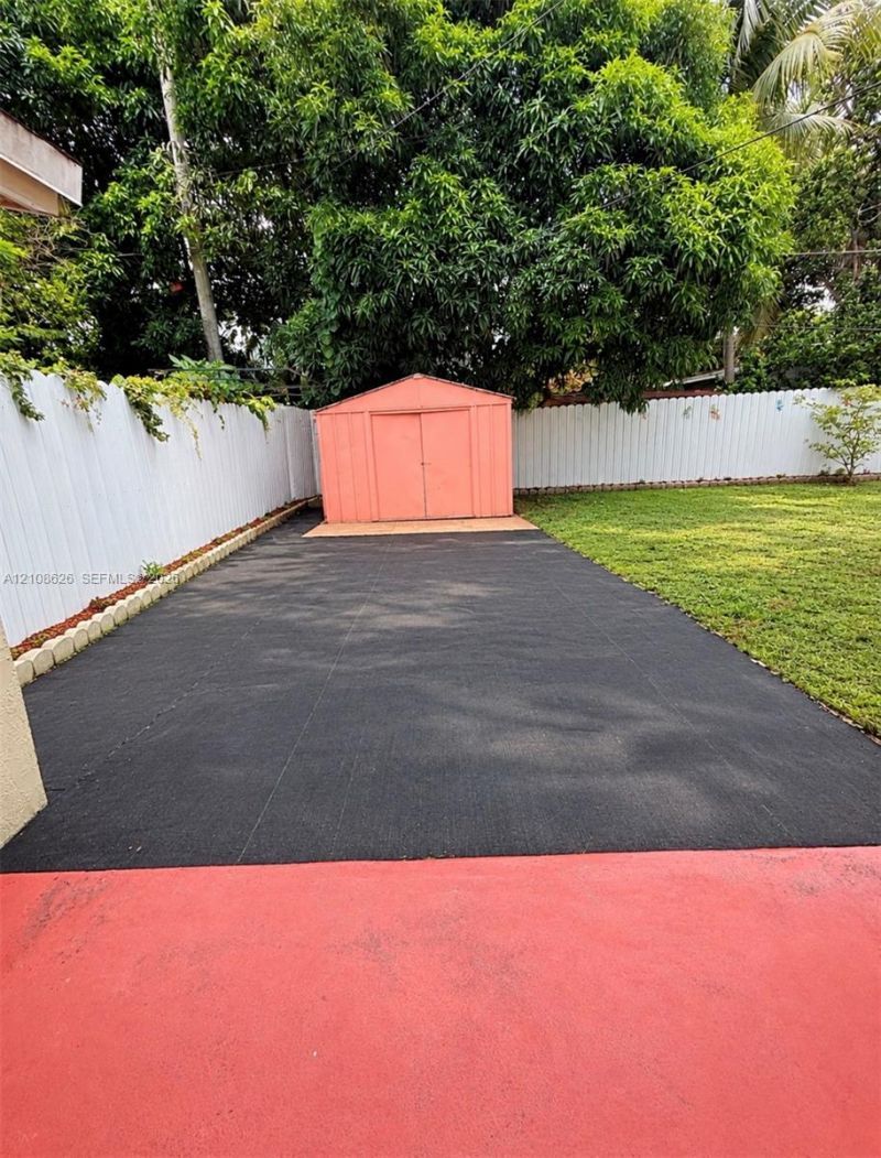971 NE 156th Ter , North Miami Beach, FL 33162 Photo