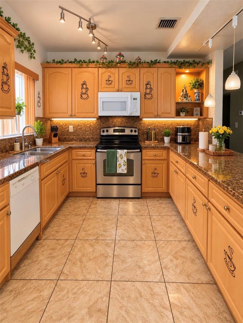 971 NE 156th Ter , North Miami Beach, FL 33162 Photo
