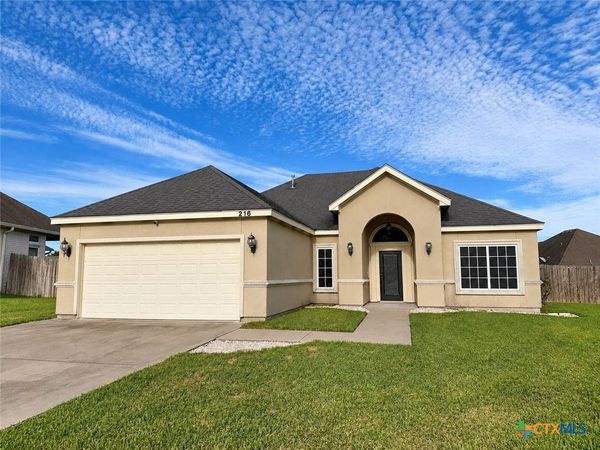 216 Amberglow Court , Victoria, TX 77904