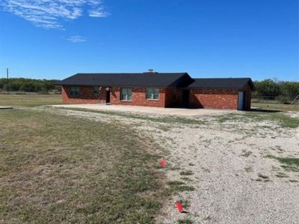 110 Hutchins Road, Olney, TX 76374