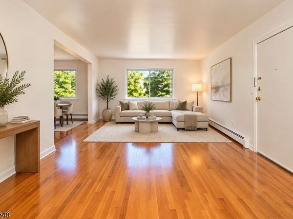 1462 River Rd, Unit 1, Edgewater, NJ 07020