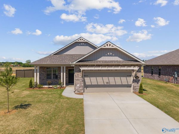 1045 Starling Drive, Decatur, AL 35603